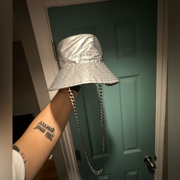 IVY PARK X ADIDAS green/chrome doubled side bucket hat - Picture 3 of 9